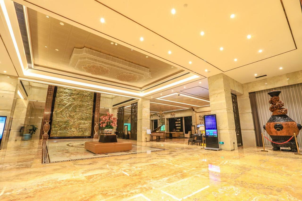 Royal Garden Hotel Shanghai-Free Shuttle To And From Disney & Pvg & Close Metro Line2 Easy To Sha New Expo Exterior foto